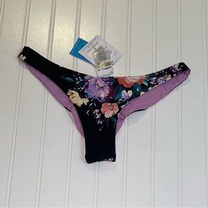 COPY - O'Neill Bikini 
Juniors' Rosetta Hermosa Floral-Print
Skimpy Bikini Bott…